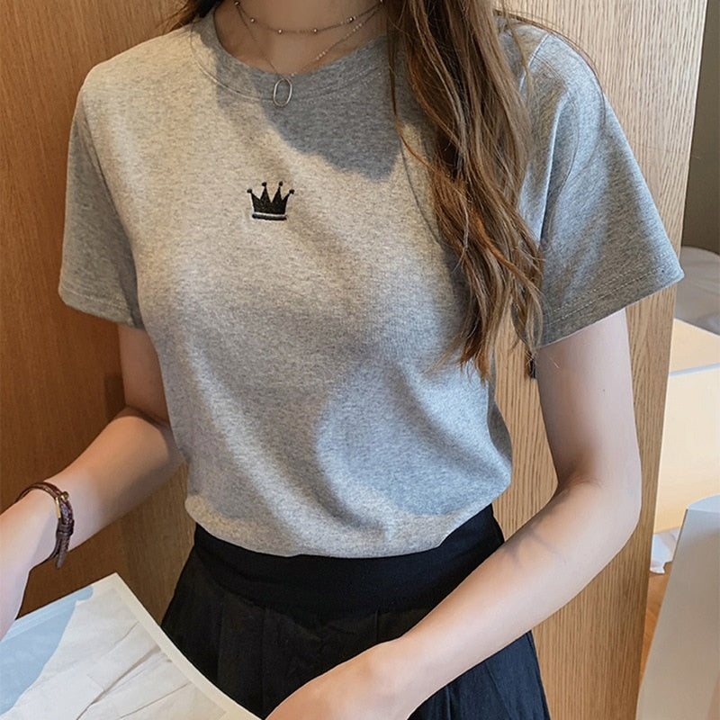 T-shirt damski z minimalistyczną koroną
