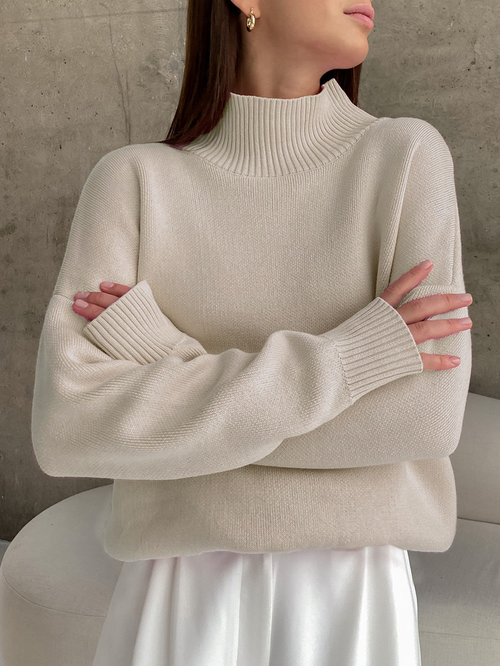 Damski sweter luźny z golfem