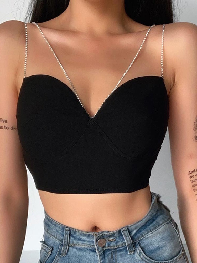 Crop top z ozdobnymi łańcuszkami