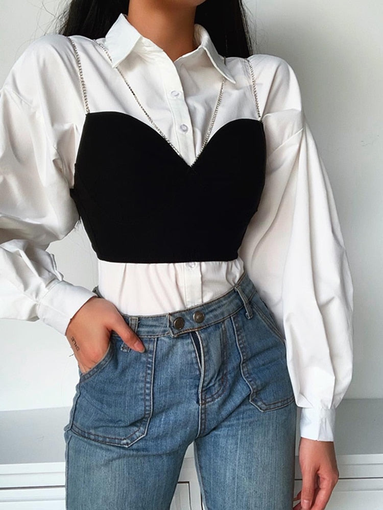 Crop top z ozdobnymi łańcuszkami