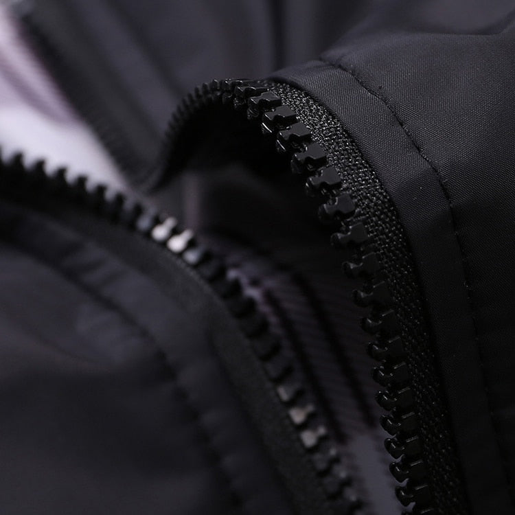 Męska kurtka przejściowa z kołnierzem stójką i podszewką w kratę